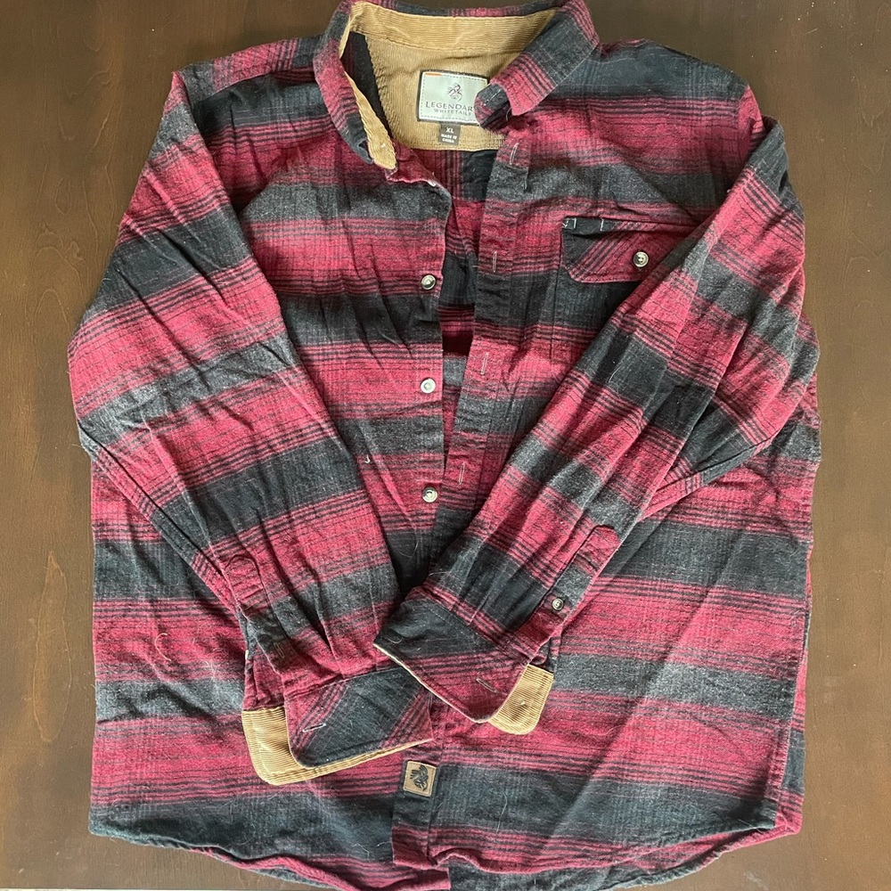 Red and Black Plaid XL Legendary Whitetails Men’s Flannel